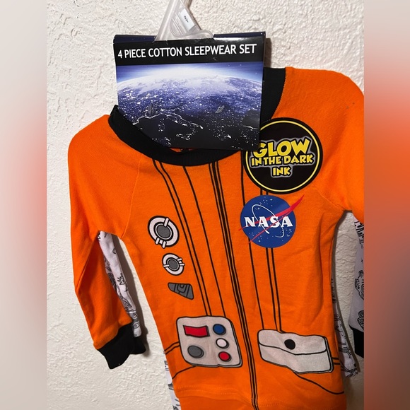 2T NASA Pajama 4 pc set (2 pr) glow in dark rocket space astronaut sleepwear NEW - Picture 7 of 7